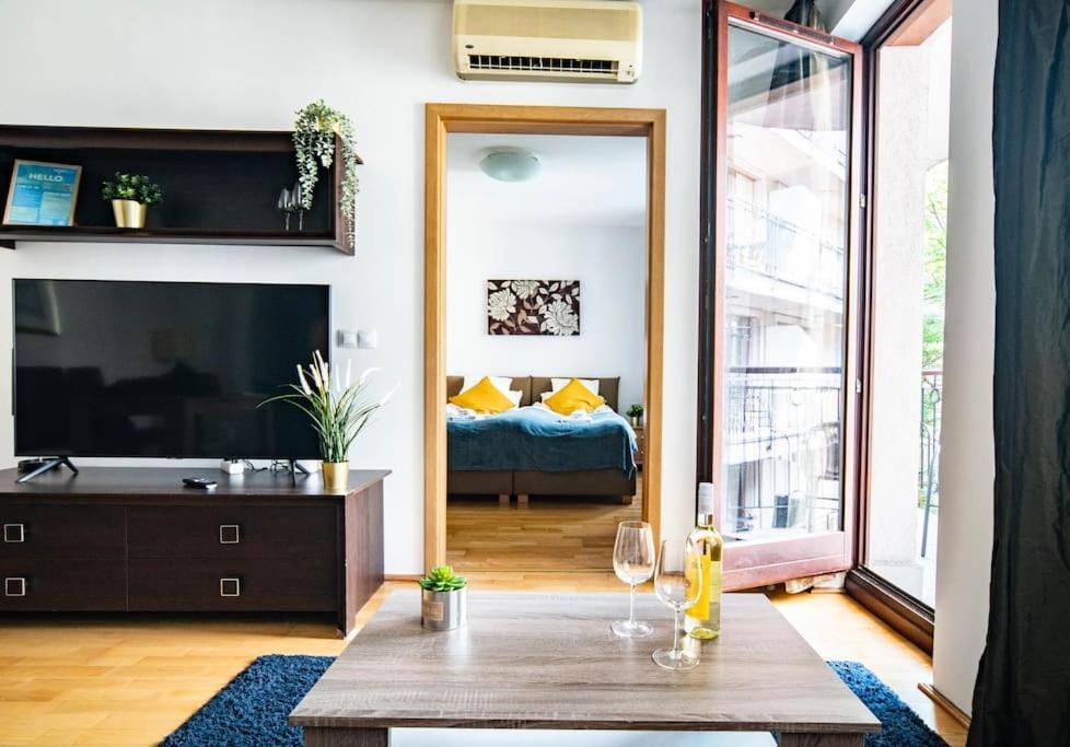 Free Parking! Soho Budapest 304, 4 Ppl, Ac, Fast Wifi, Smart Tv المظهر الخارجي الصورة