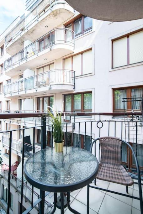 Free Parking! Soho Budapest 304, 4 Ppl, Ac, Fast Wifi, Smart Tv المظهر الخارجي الصورة