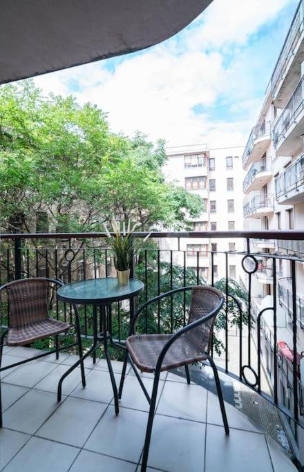 Free Parking! Soho Budapest 304, 4 Ppl, Ac, Fast Wifi, Smart Tv المظهر الخارجي الصورة